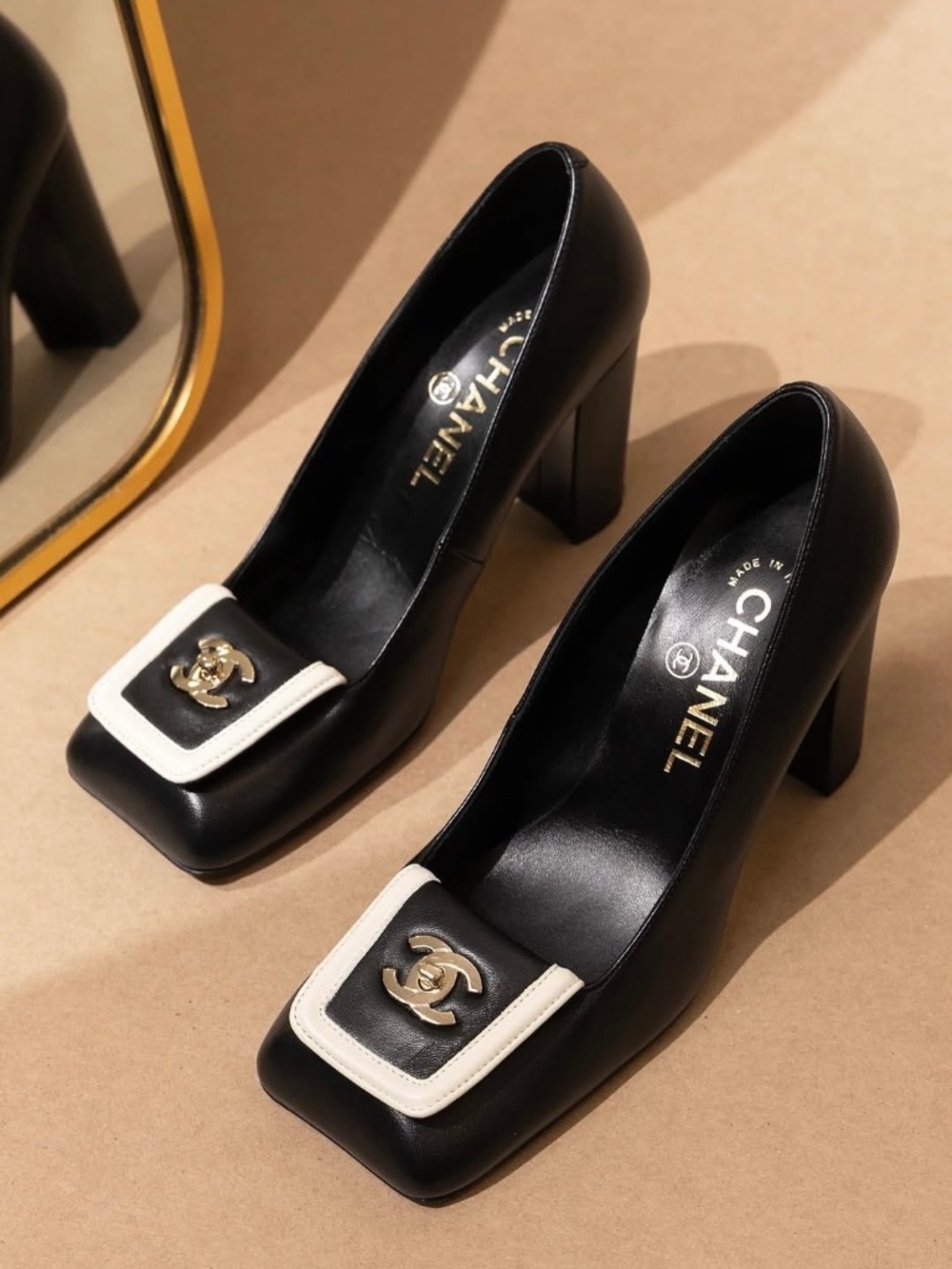 Chanel 26S Blazy Black White Square Turnlock Gold CC Logo Block Heel Pump 38.5
